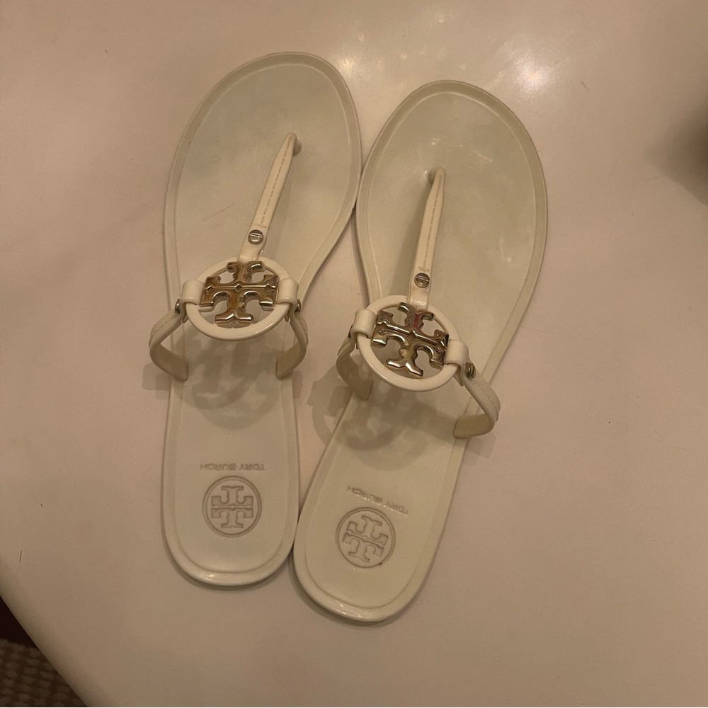 TORY BURCH WHITE SANDALS SIZE 7